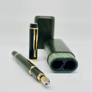 Kit Stilo + Sfera Waterman Man 100 Legno in Radica Verde e Portapenne a Corredo